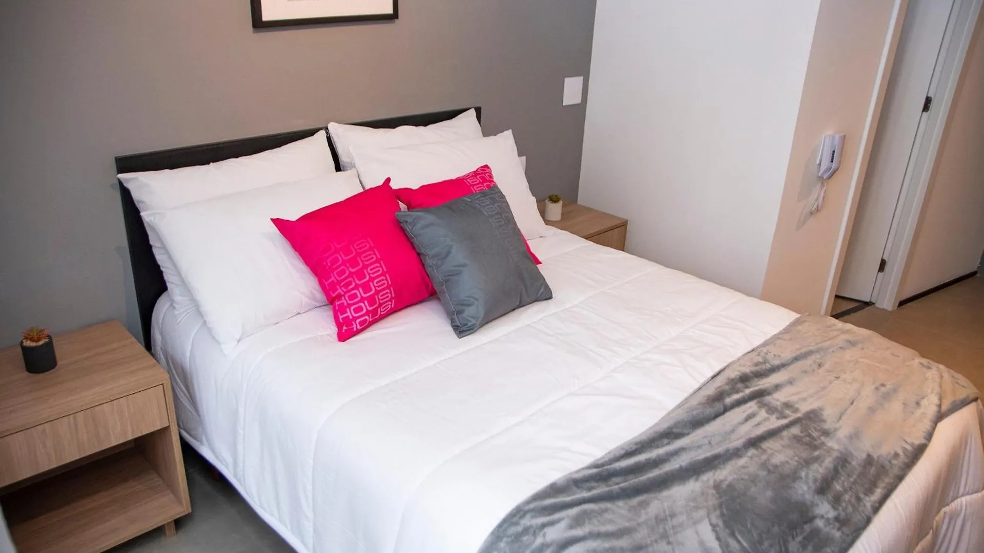 Apartament On Melo Alves By Housi São Paulo 0*,  Brazylia